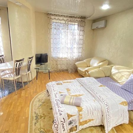 Ultracentral Apartment Puskin Street Chisinau Ngoại thất bức ảnh